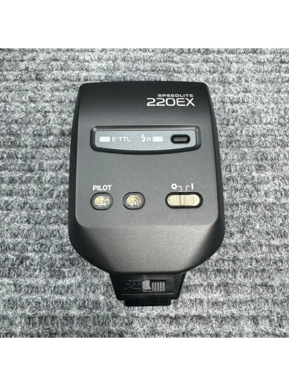 Canon Speedlite 220EX Shoe Mount External Flash w/ Soft Case Untested